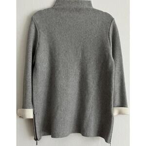 Tahari Sweater Women’s Medium Colorblock Wrist Soft Stretch Grey Ivory NWT